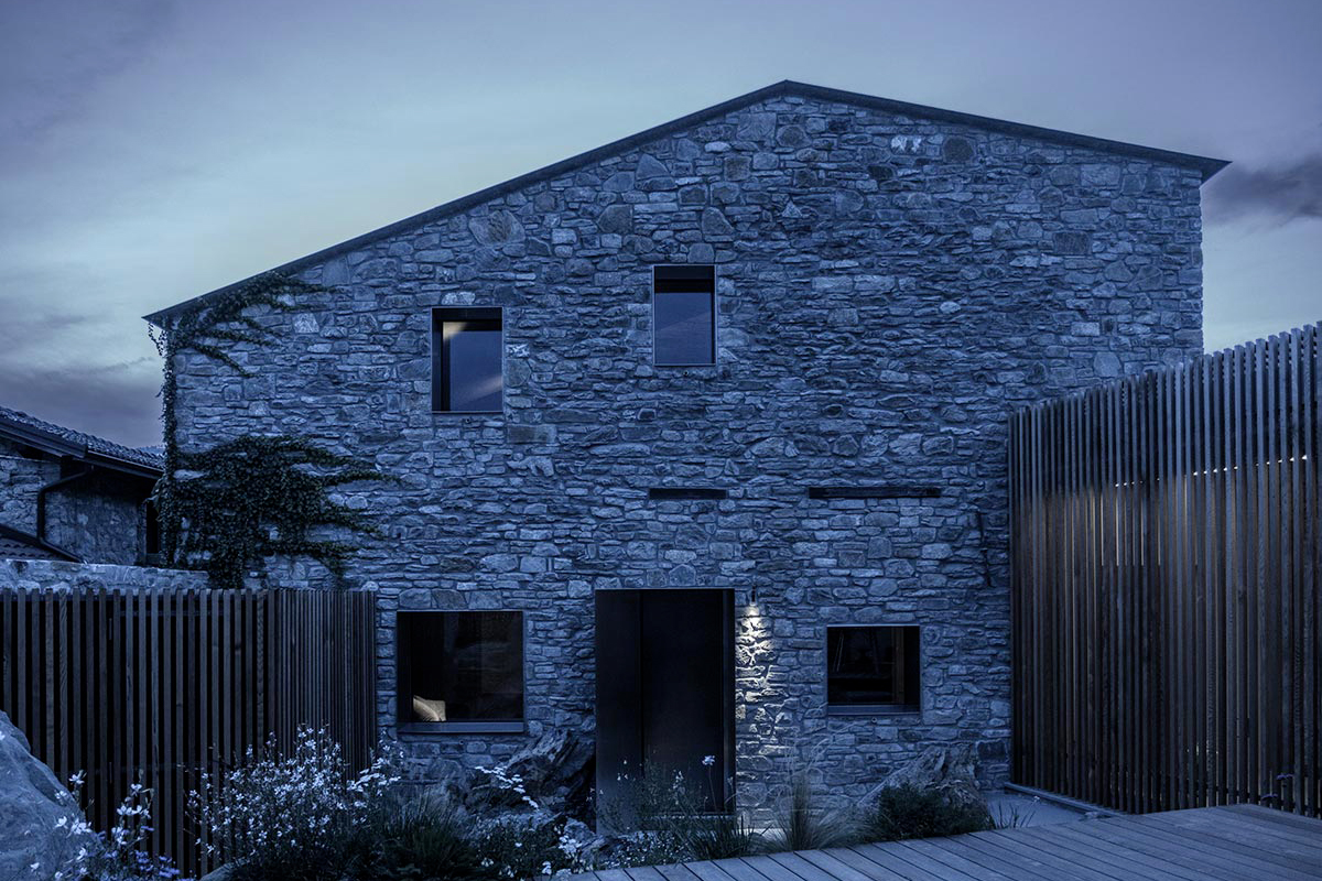 Vertigo_Piraccini_Potente_Architettura_Brugnello_Piacenza_corte_esterna_giardino